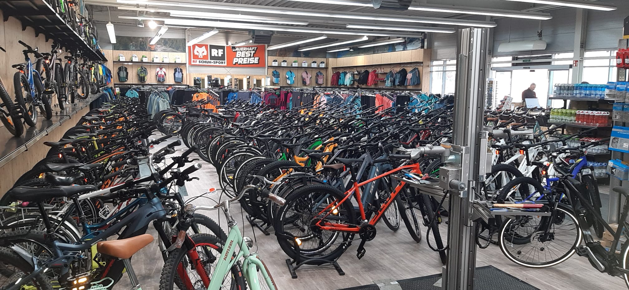 Fahrradwelt bei RF Schuh+Sport